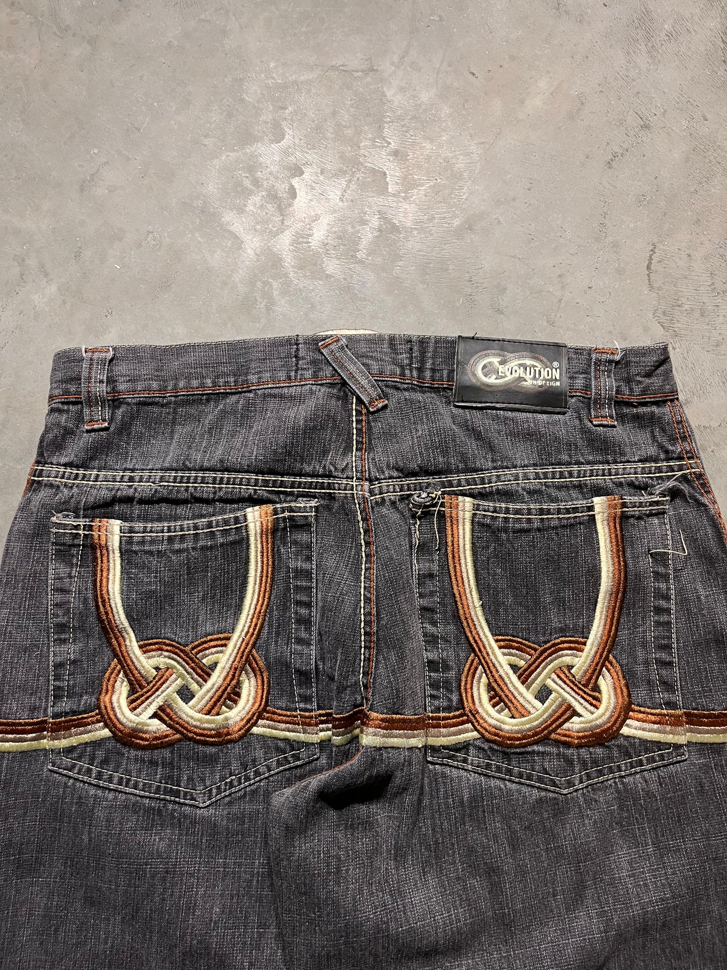 (36x30) Y2K Evolution cross back embroidery Jeans