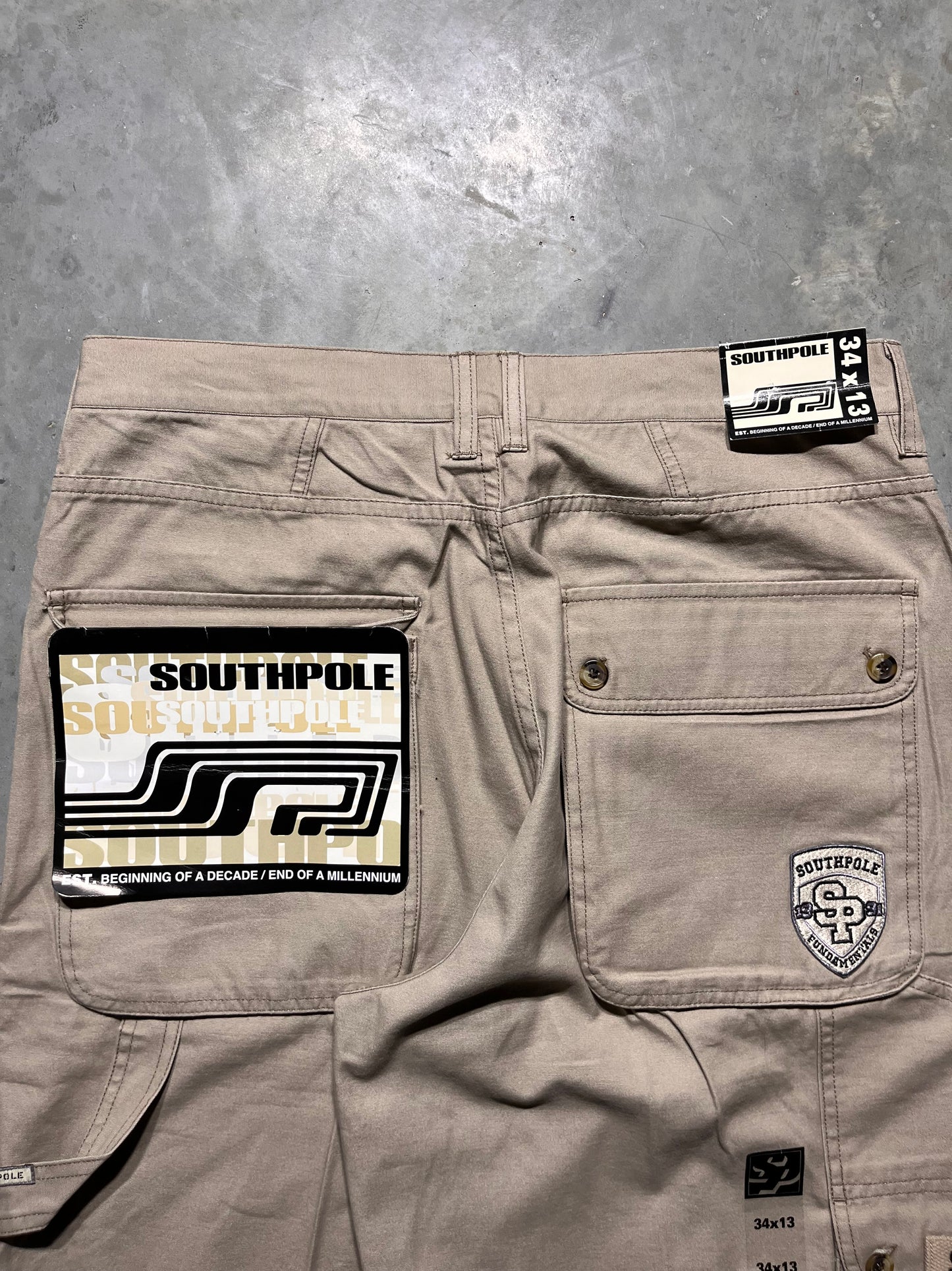 (34X13) Dead Stock 90’s South Pole shorts