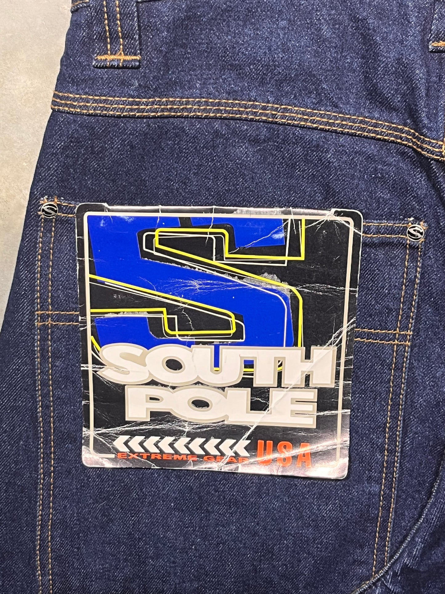 (34x33) SouthPole sport 90’s deadstock