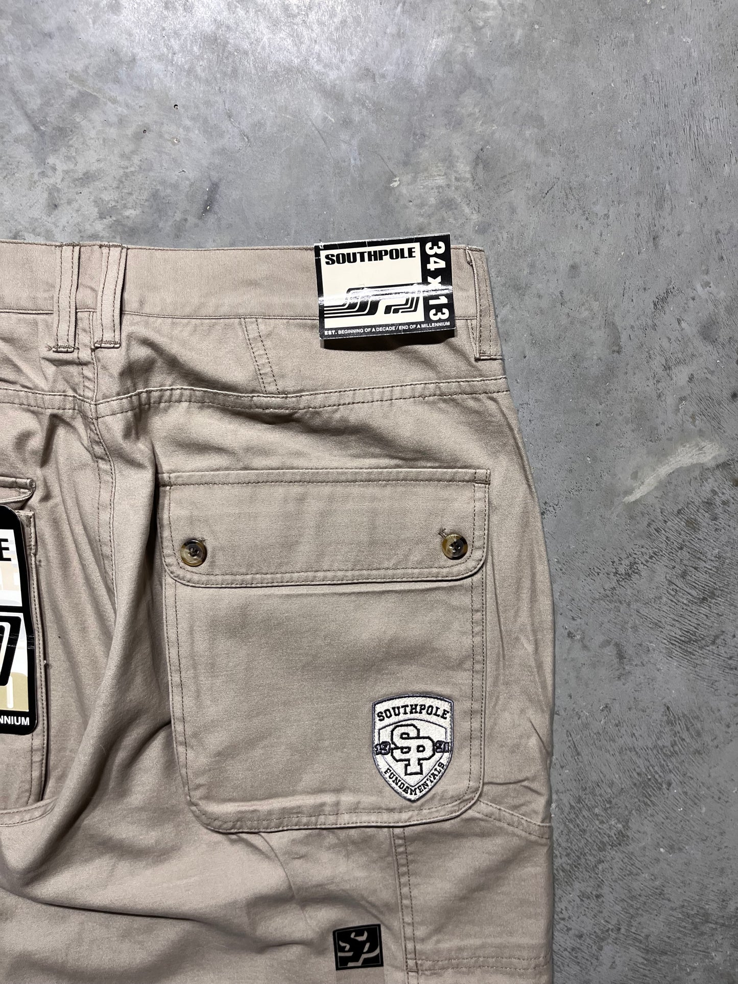 (34X13) Dead Stock 90’s South Pole shorts