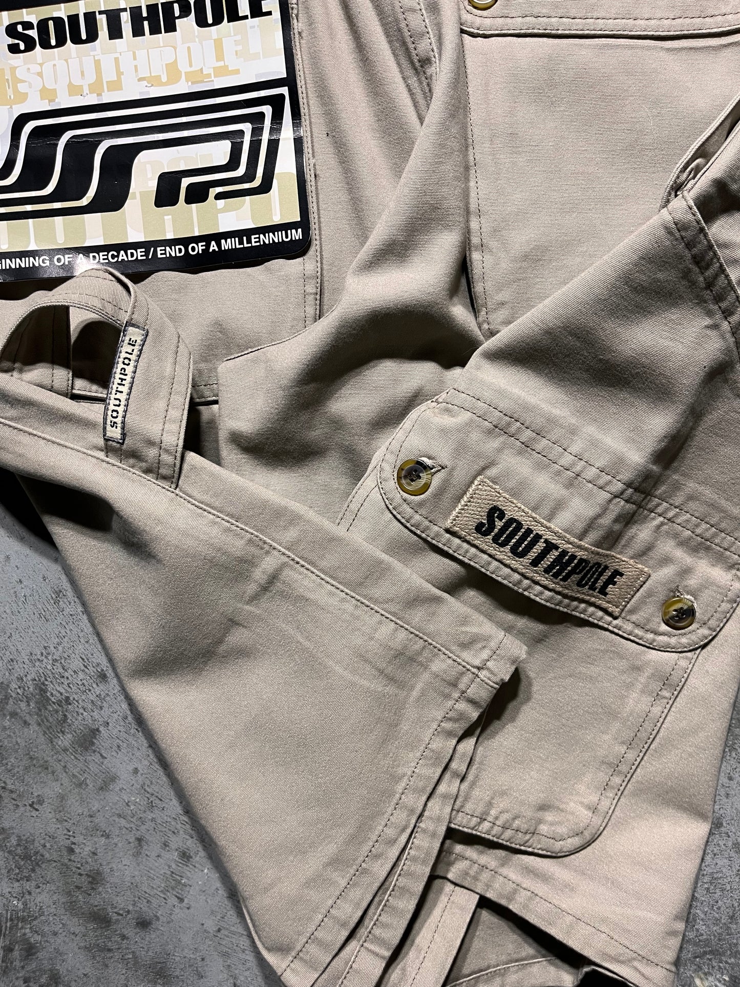 (34X13) Dead Stock 90’s South Pole shorts