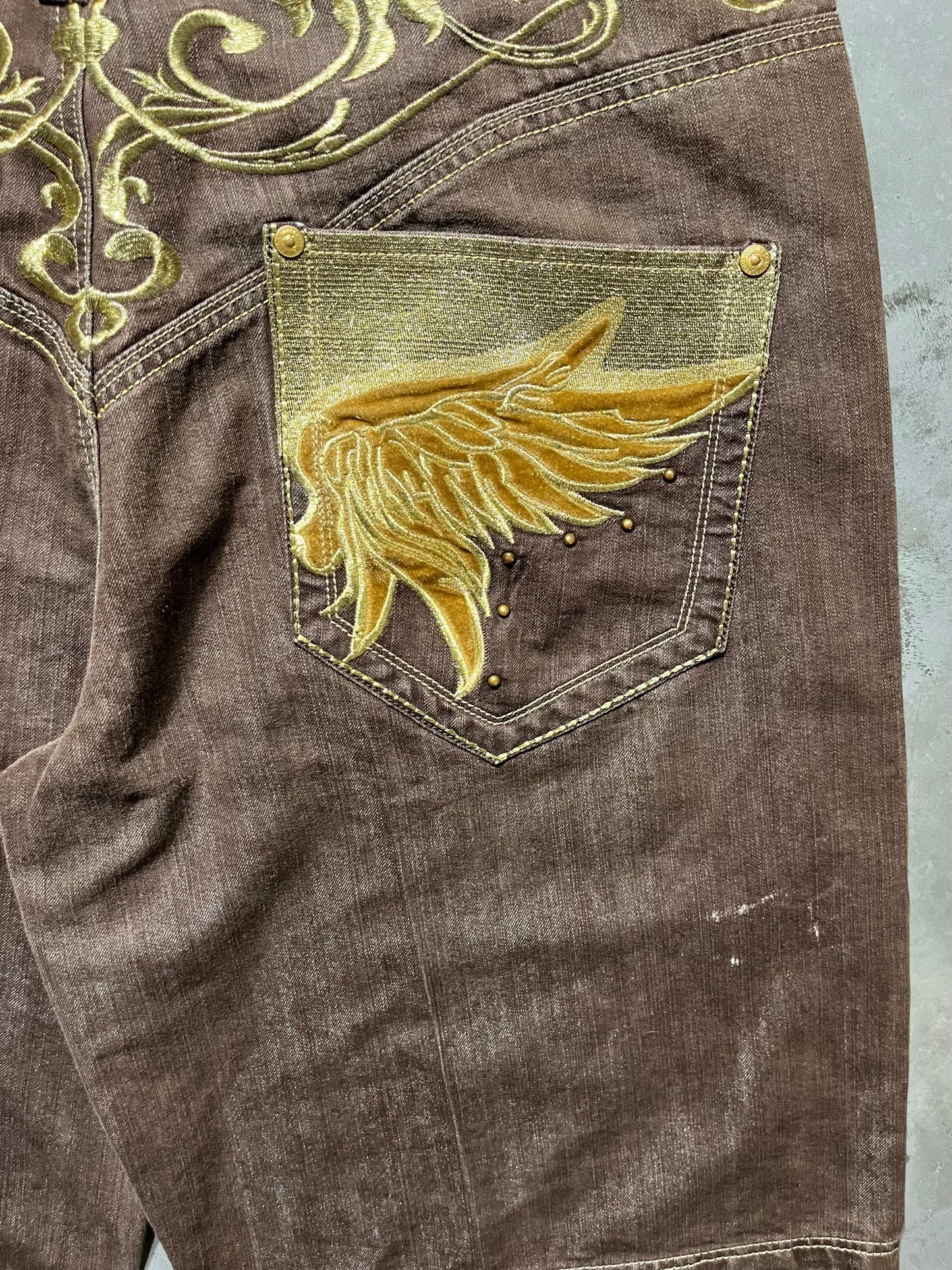 (42X14) Imperious embroidered Jorts