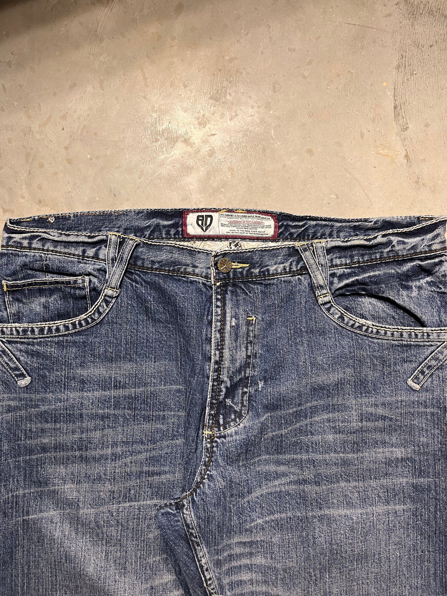 (38x32) Y2K Koy Fish Artful Dodger Jeans