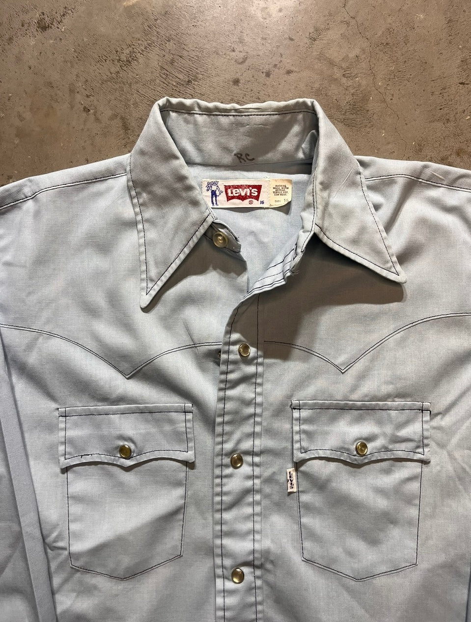 (XS in mens)Big E white tab button up