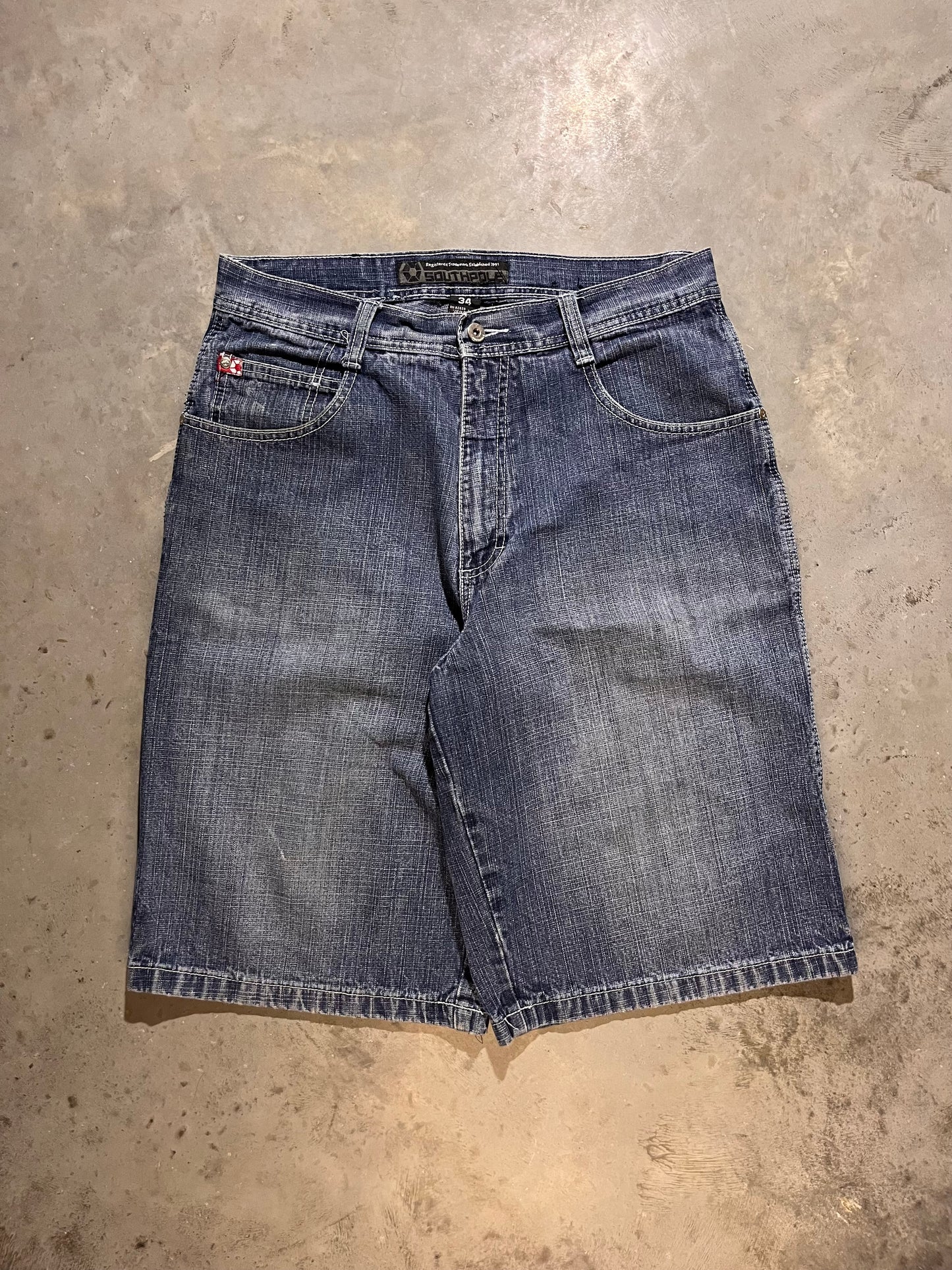 (32x13) Red Tab South Pole jorts