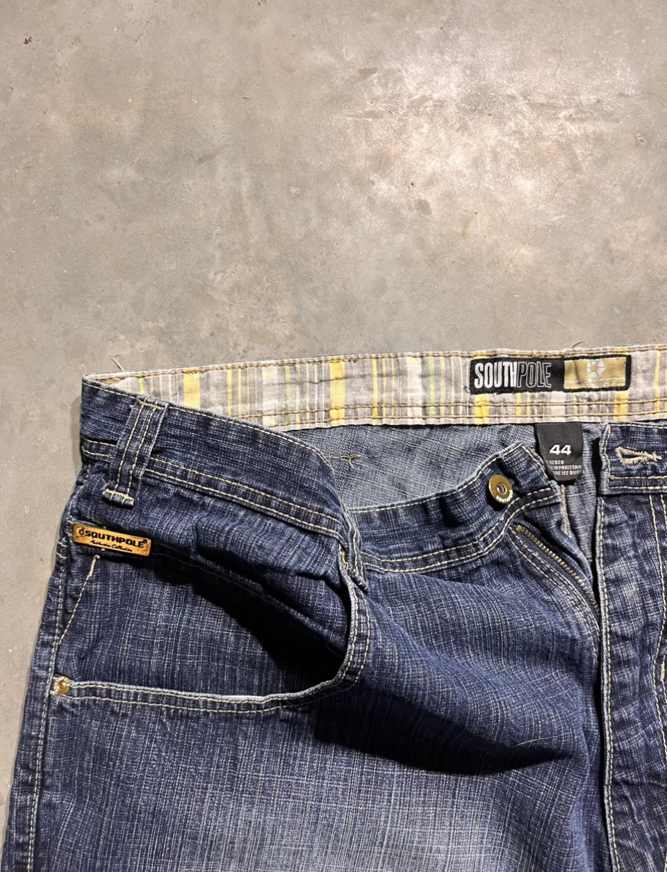 (44x17) Y2K South Pole Jorts