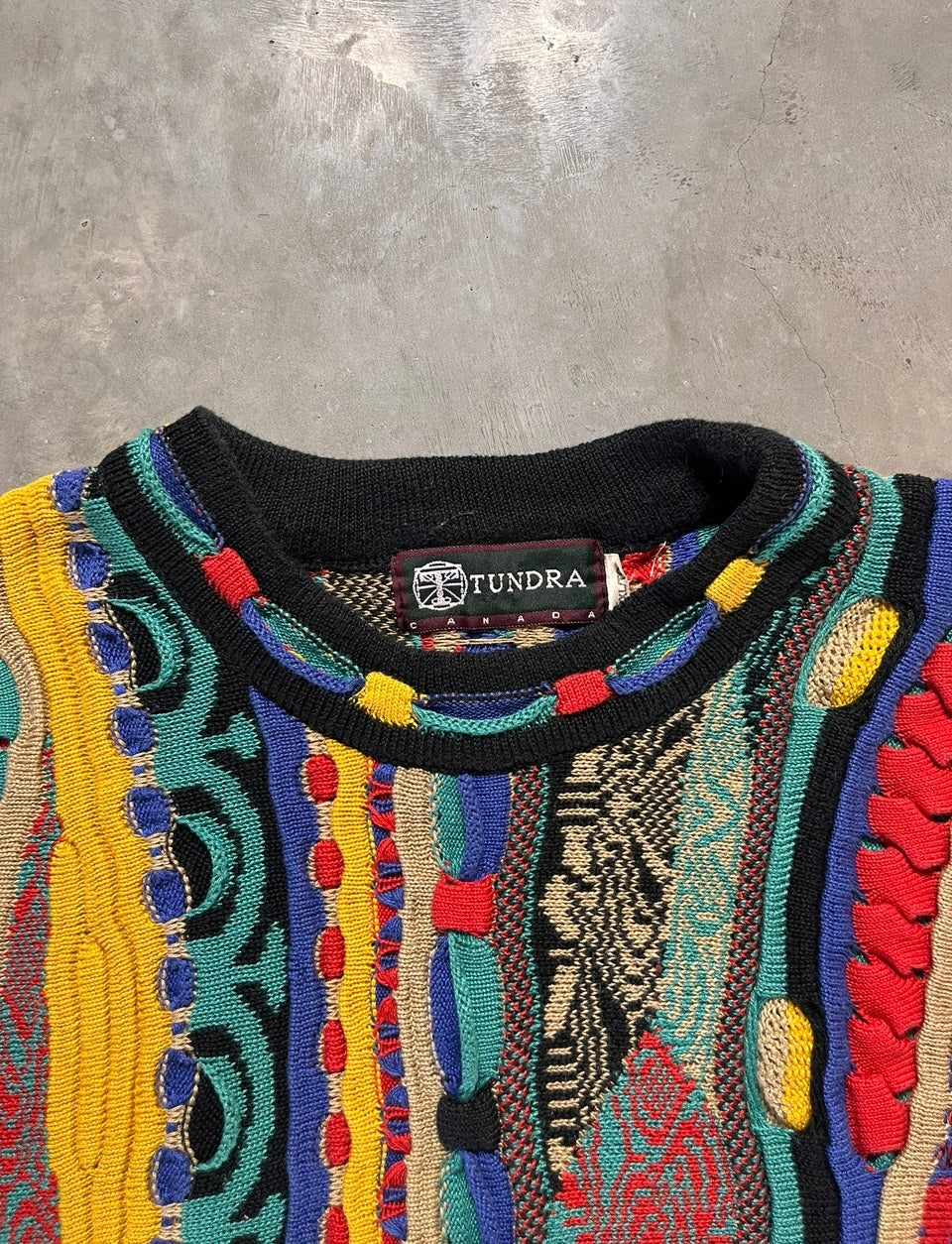 (XL)Tundra coogi style style 90's AOP multi color/embroidery crew neck.