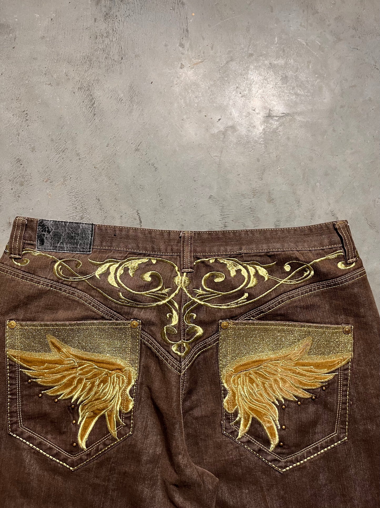 (42X14) Imperious embroidered Jorts