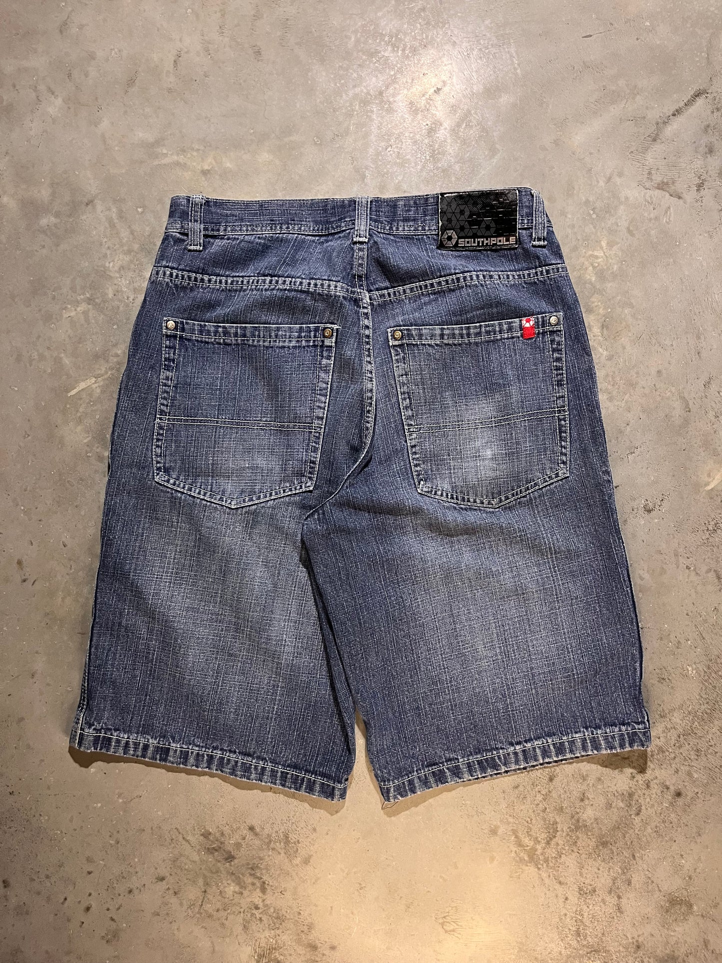 (32x13) Red Tab South Pole jorts