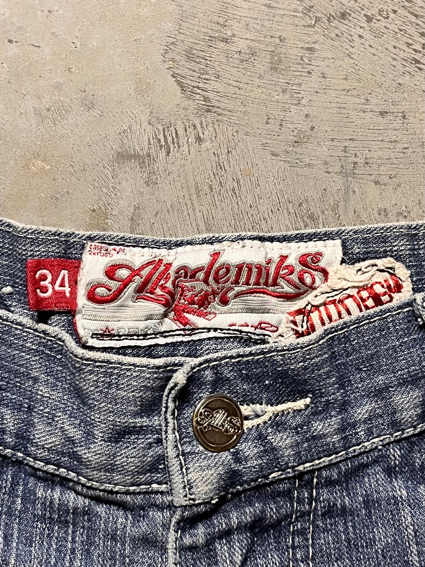 (34X14) Y2K Akademiks Long Jorts